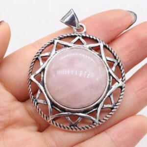 Collar con Colgante Estrella de Cuarzo Rosa.